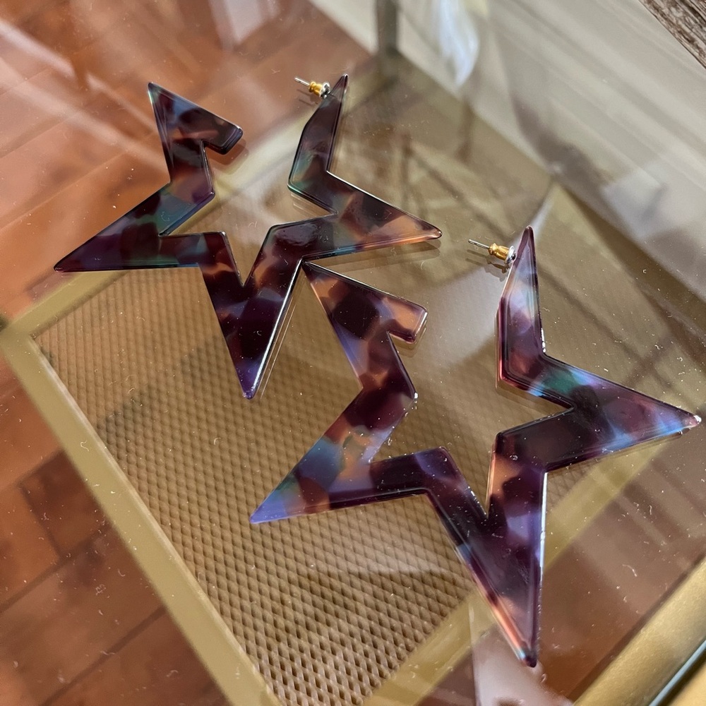 Resin star earrings